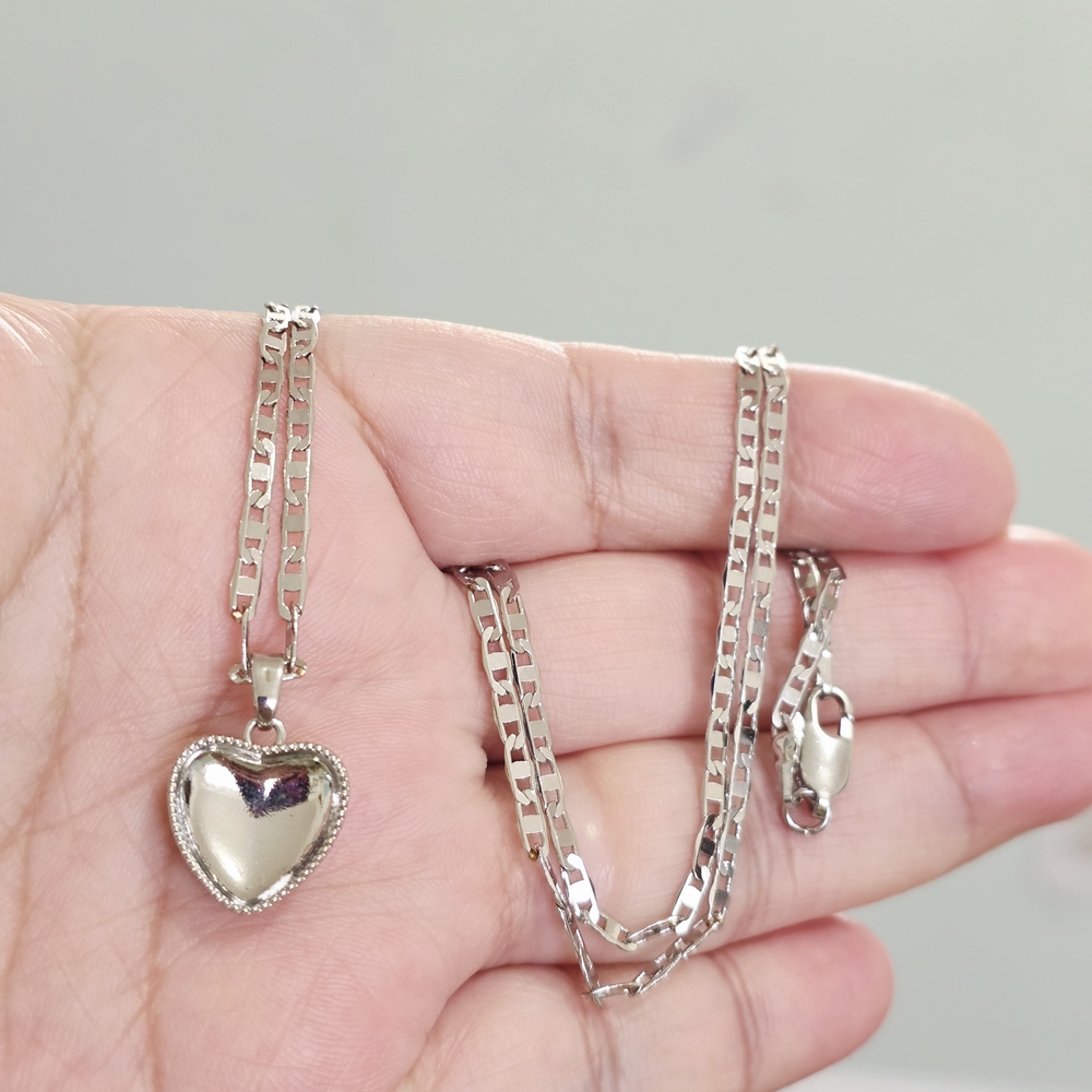 Chic Silver Heart Pendant Necklace
